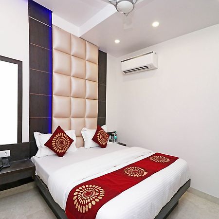 Oyo 11593 Hotel Aman Guest House Nowe Delhi Zewnętrze zdjęcie