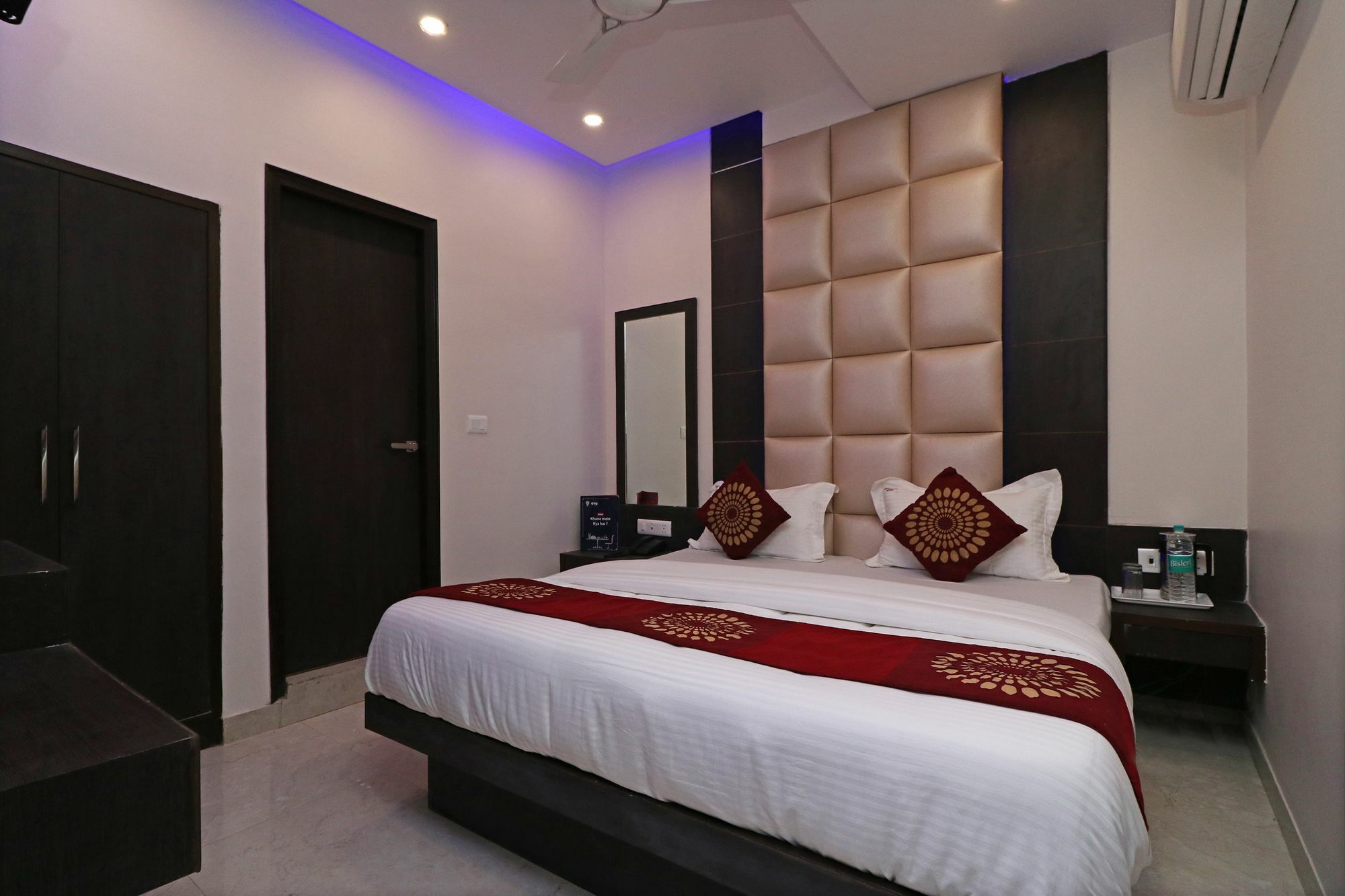 Oyo 11593 Hotel Aman Guest House Nowe Delhi Zewnętrze zdjęcie